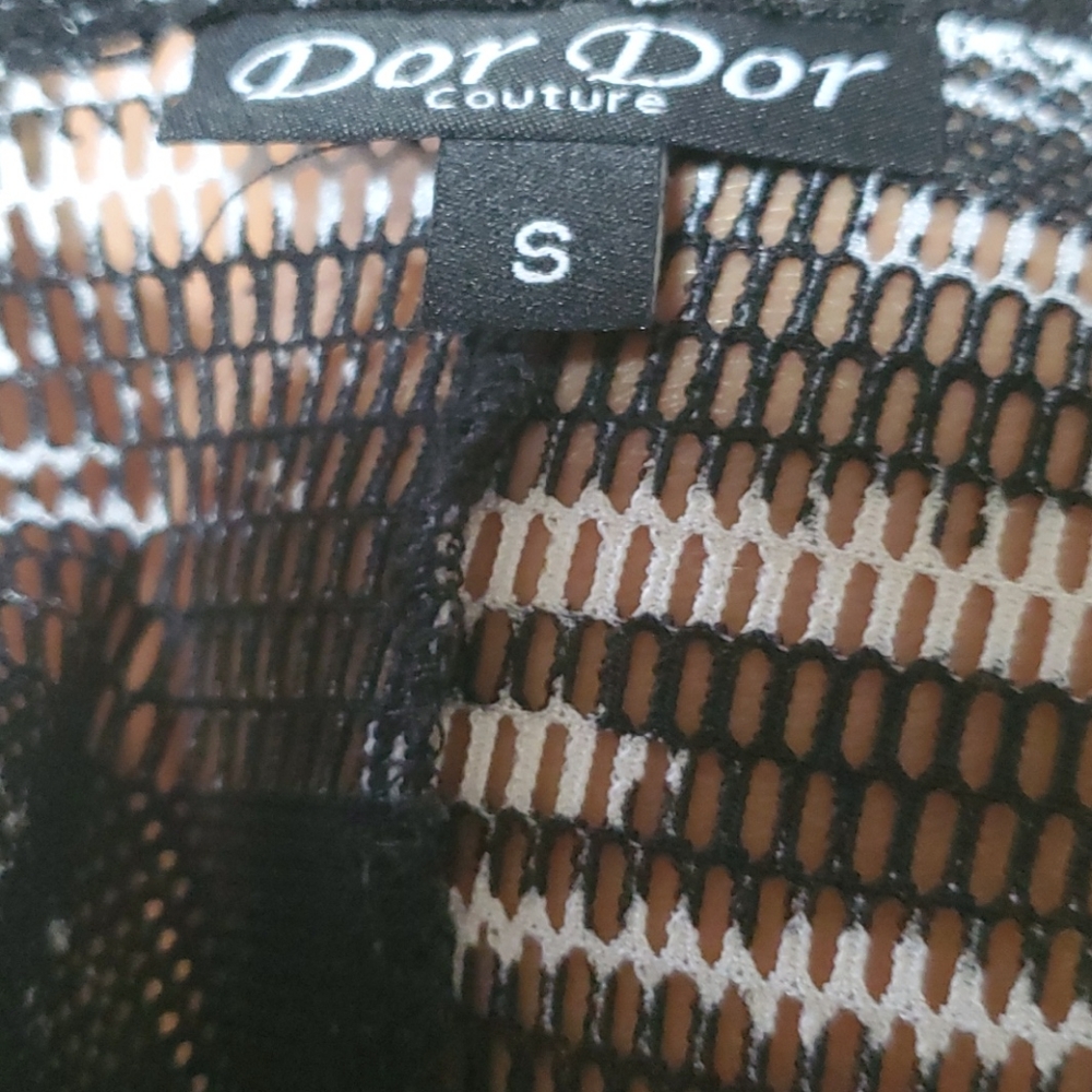 Mesh v-neck - Picture 8 of 8